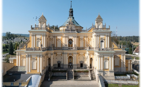 Wambierzyce - dzwony  Bazyliki Nawiedzenia Najświętszej Marii Panny - Sanktuarium Wambierzyckiej Królowej Rodzin Patronki Ziemi Kłodzkiej