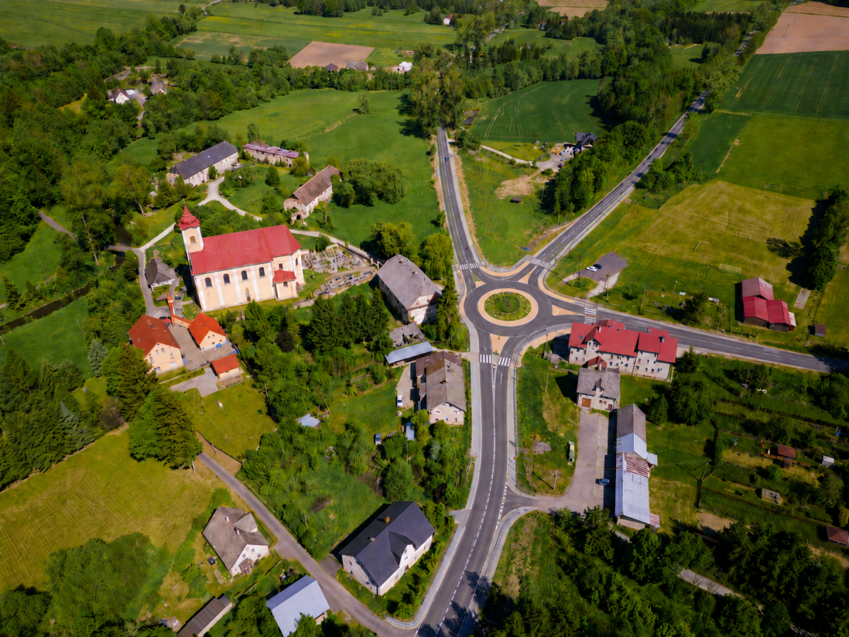 Budowa ronda w Roztokach