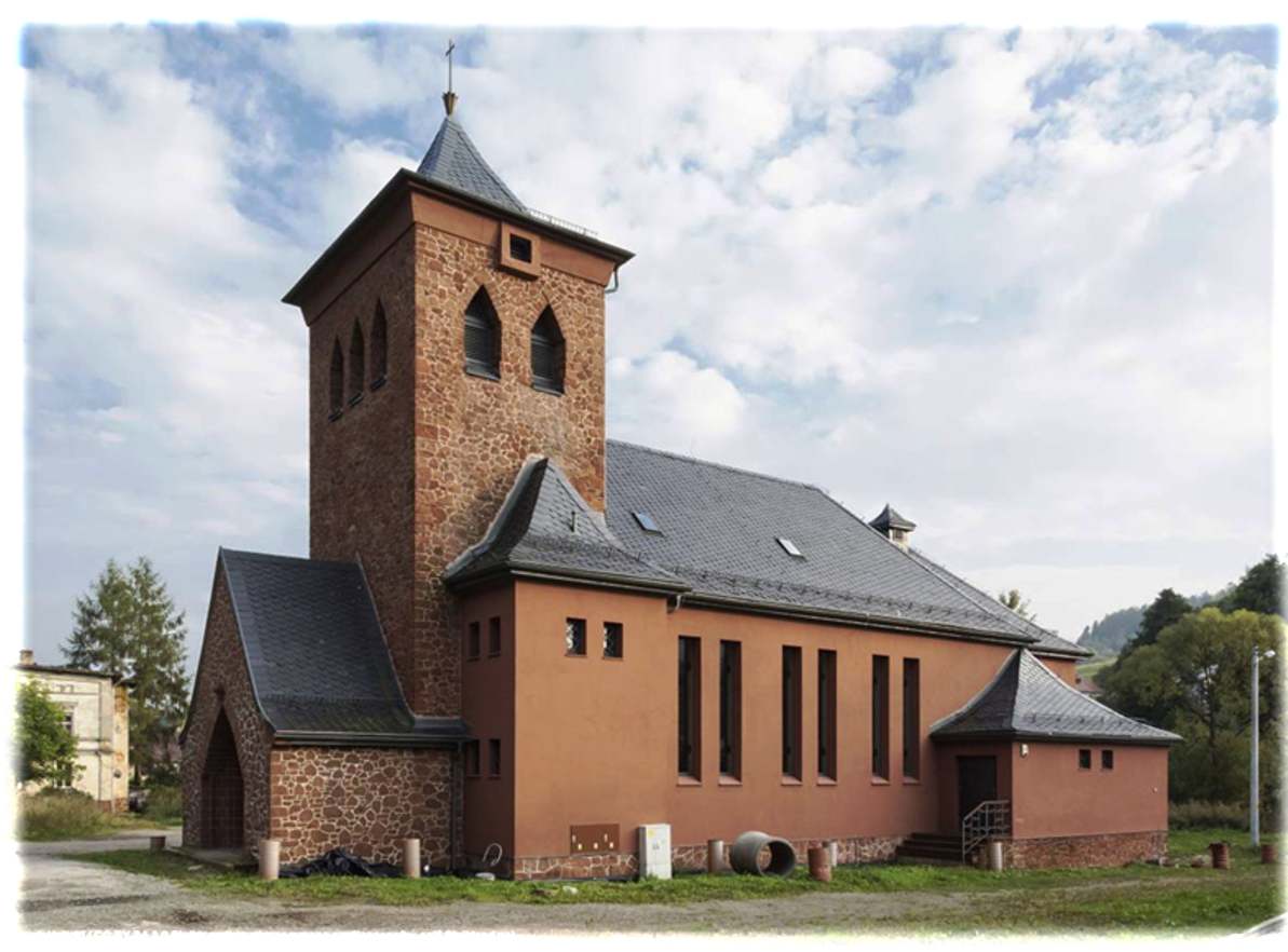 Ludwikowice Kłodzkie – dzwony dawnego kościoła ewangelickiego pw. Błogosławieństwa Bożego, obecnie Muzeum Ziemi Sowiogórskiej